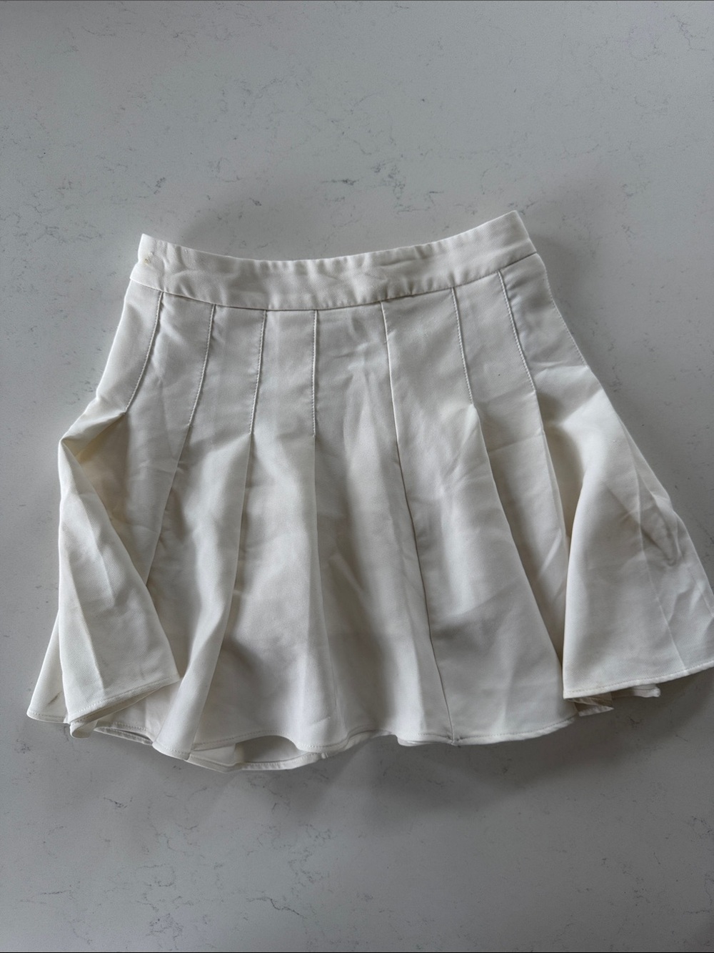 SHEIN White Structured Mini Skirt with Pleat Accent